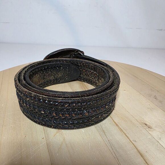 Vintage Distressed Leather Belt & Buckle Oval Shaped Buckle W Letter H Size 38 - Picture 4 of 15
